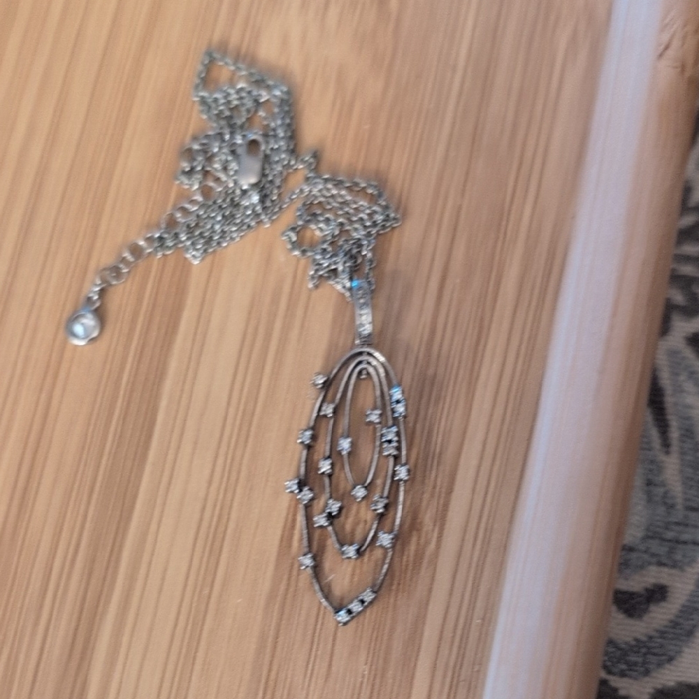 Elegant Silver Pendant Necklace